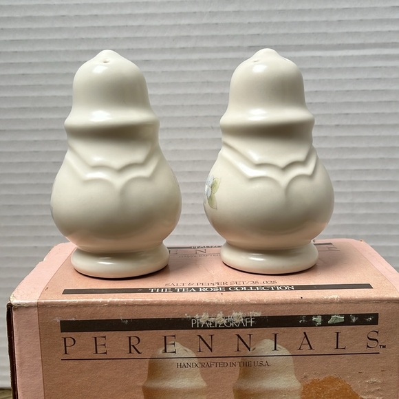 Pfaltzgraff Vintage 1985 Perennials The Tea Rose Collection Salt & Pepper Shaker - Picture 6 of 12